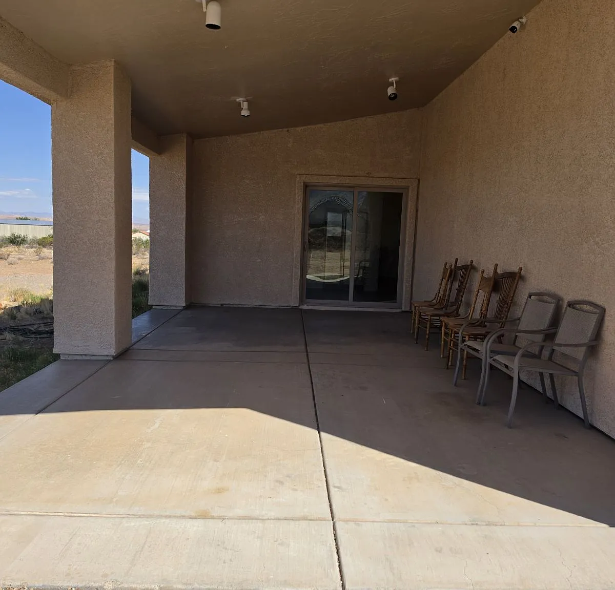 3 bed, 2413 sqft, $2,500 — Photo 1