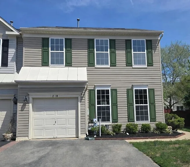 218 Eisenhower Ct — Photo 1