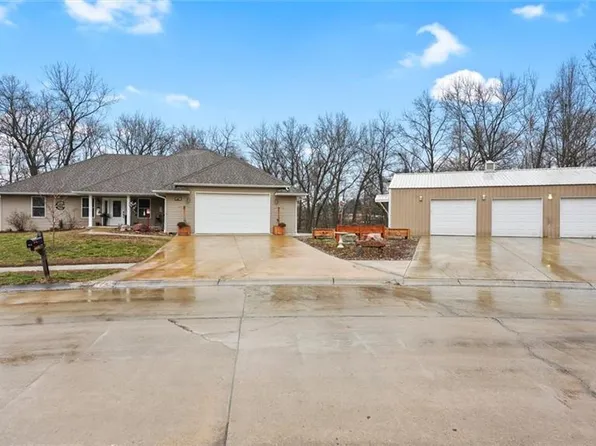 419 Morningside Cir, Richmond, MO 64085