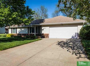 823 S East St, Valley, NE 68064