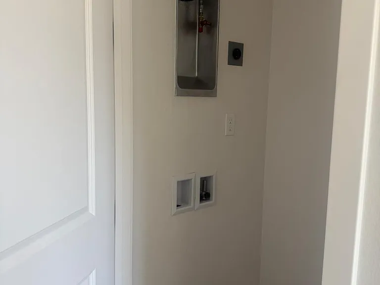 246 W Volta St — Photo 1