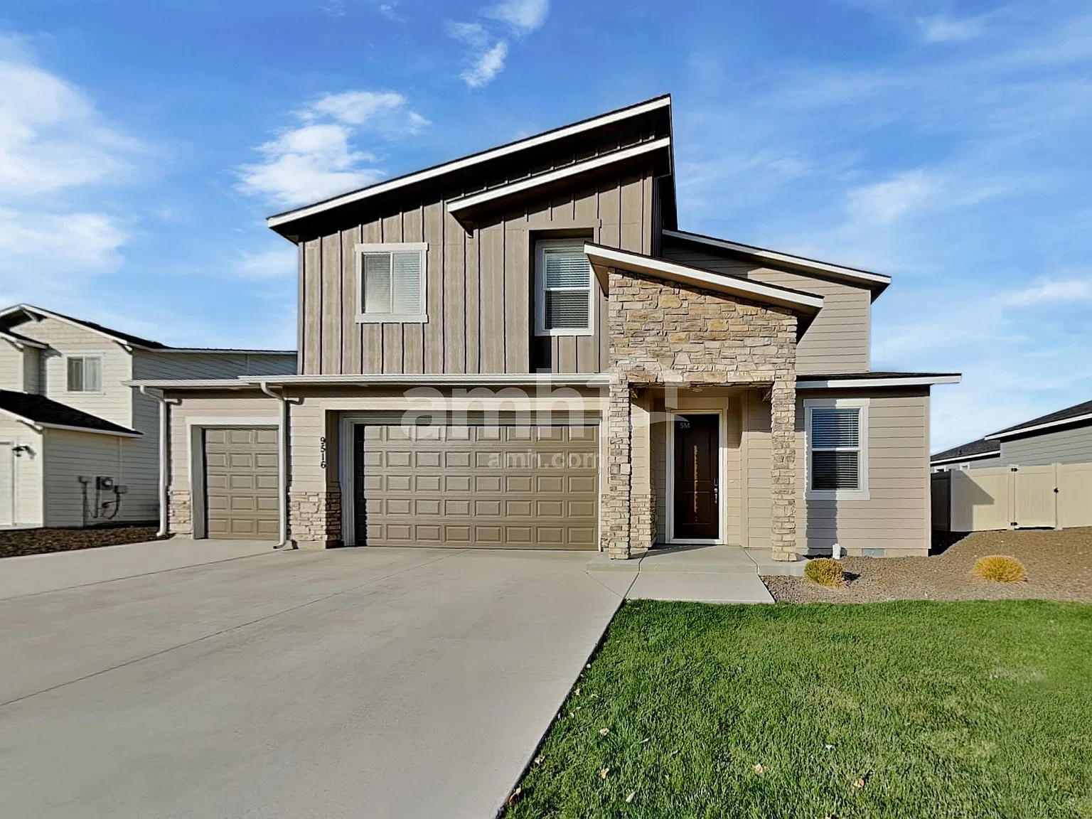 5 bed, 3.0 bath, 2513 sqft, $2,950 — Photo 1