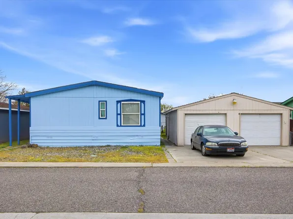 2105 N Steptoe St Trailer 146, Kennewick, WA 99336