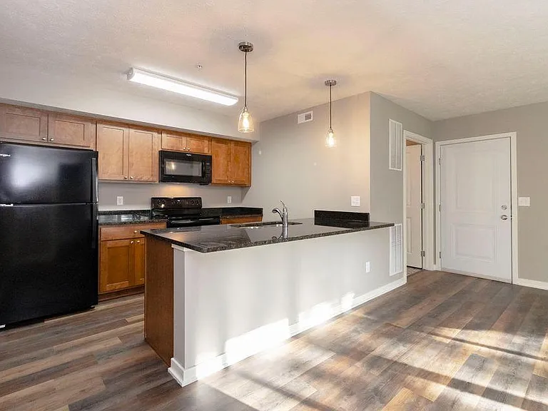 2410 Lynn St #3 — Photo 8