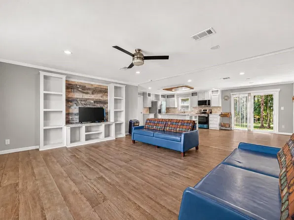 169 Road 5888, Cleveland, TX 77327