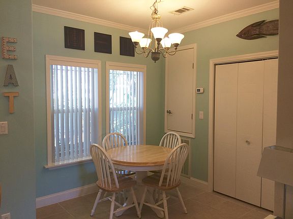 3rd image of 281 Woods Ave Unit 1