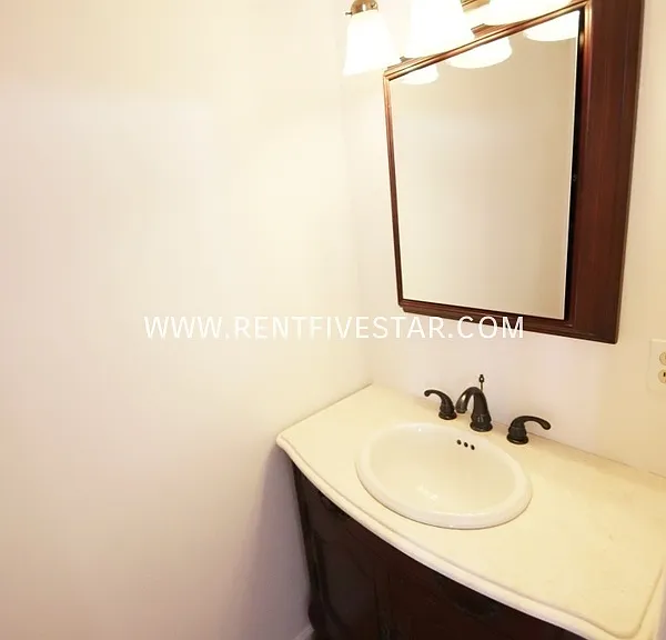 954A McKinley Ave — Photo 8