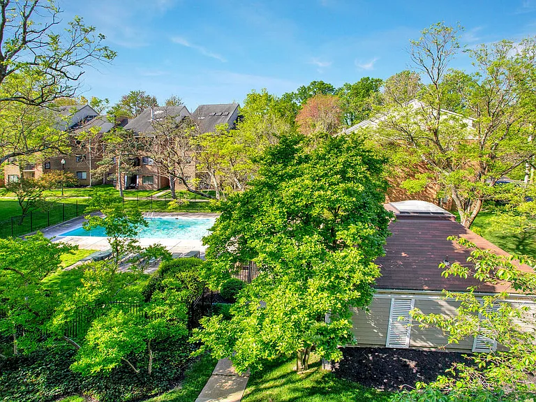 302 Hilltop Ln #K — Photo 33