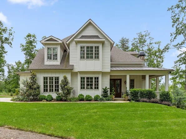 1375 Wintergreen Ln, Signal Mountain, TN 37377