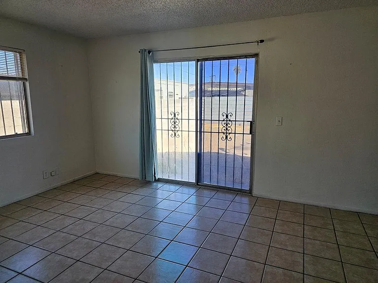 2428 Statz St #C — Photo 7