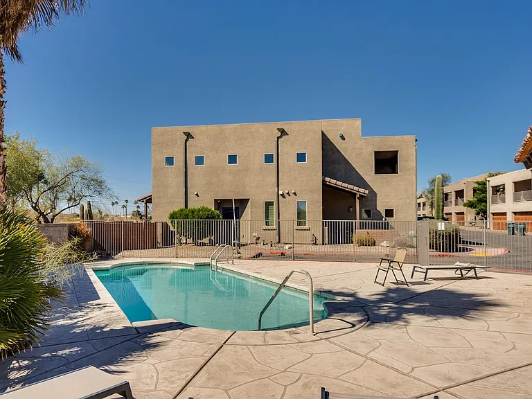 4150 N Thurston Ln #100 — Photo 25