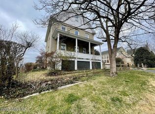 14 Berrian Pl APT 2, Greenwich, CT 06830