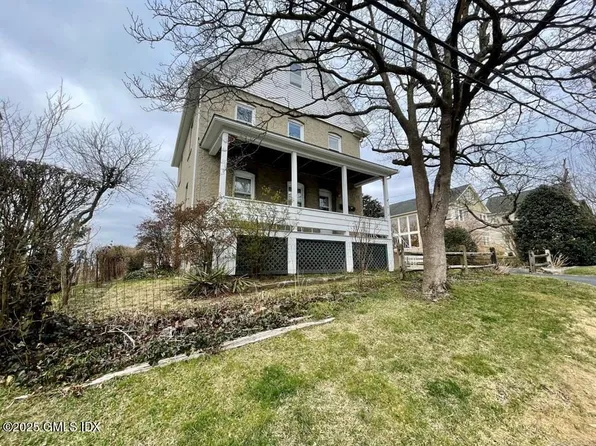 14 Berrian Pl APT 2, Greenwich, CT 06830