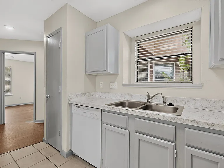 1700 Wheatfield Dr — Photo 17