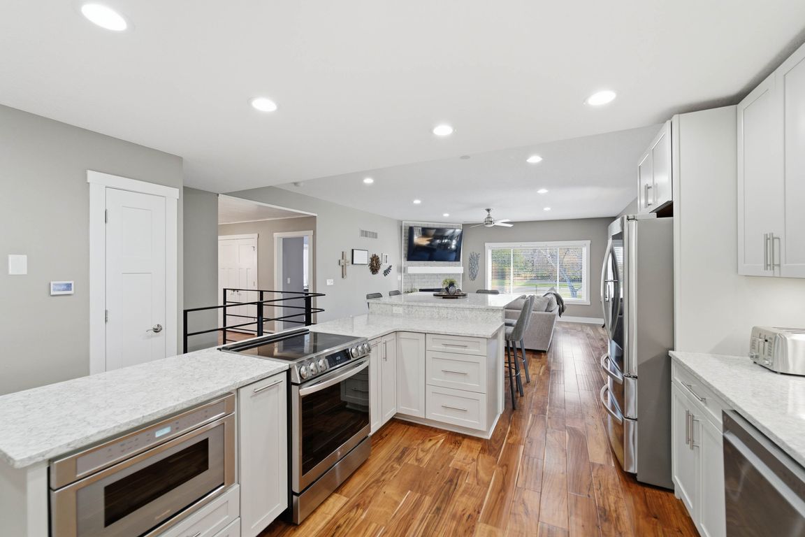 next background image