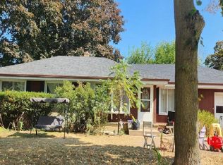 436 N 111th St, Wauwatosa, WI 53226