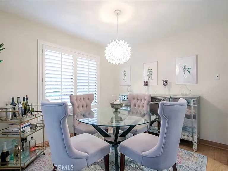 4425 Whitsett Ave — Photo 9