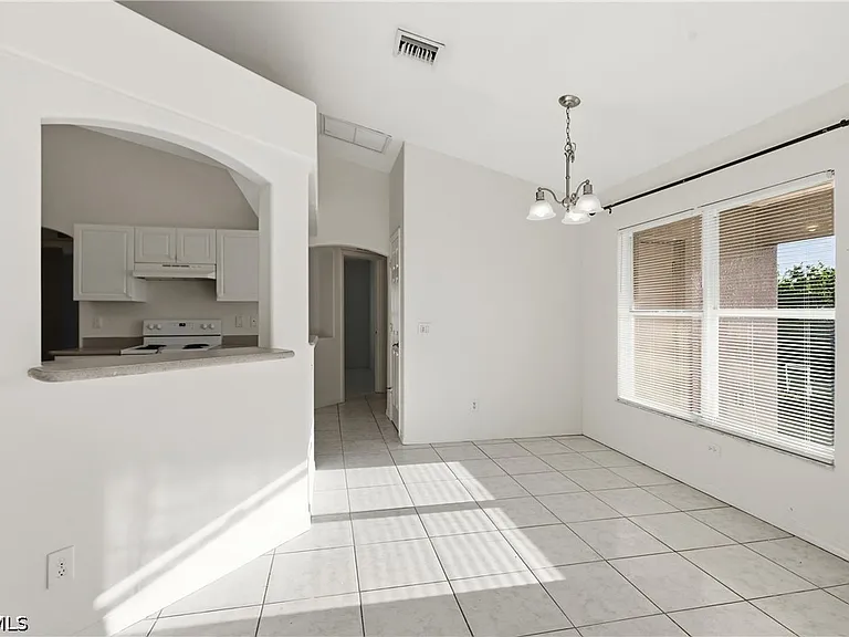 1403 Curtis Ave S — Photo 8