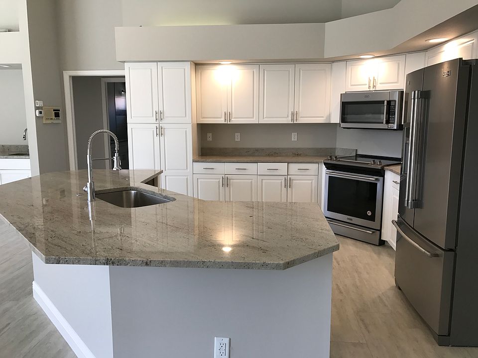 1st image of 350 Grapewood Ct