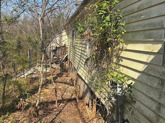 4th image of 257 Robin Drive