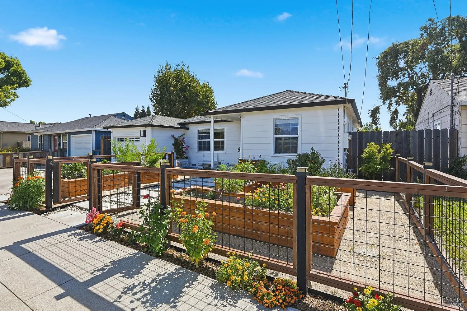 230 Chelsea Avenue - Photo 3