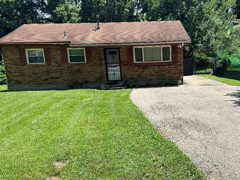 2472 Hancock Ave
