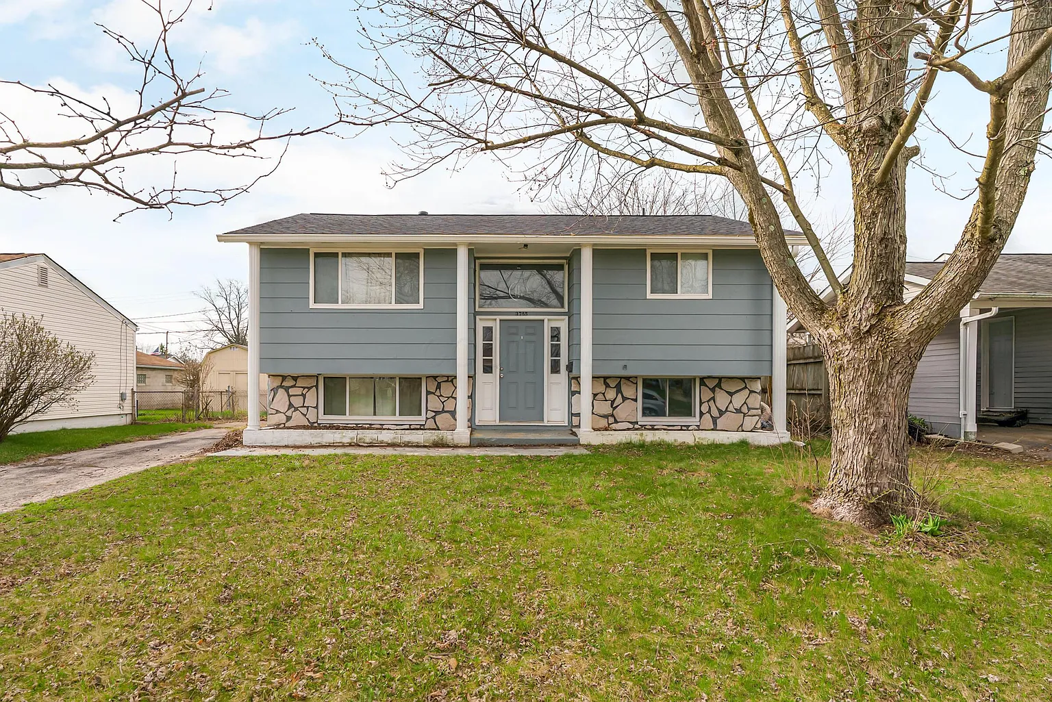 3755 Lynward Rd photo 1