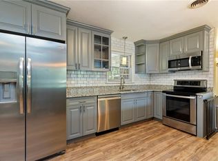 200 Essex Dr, Chesapeake, VA 23320