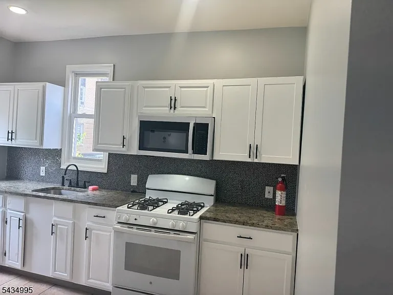 105 N Munn Ave — Photo 1