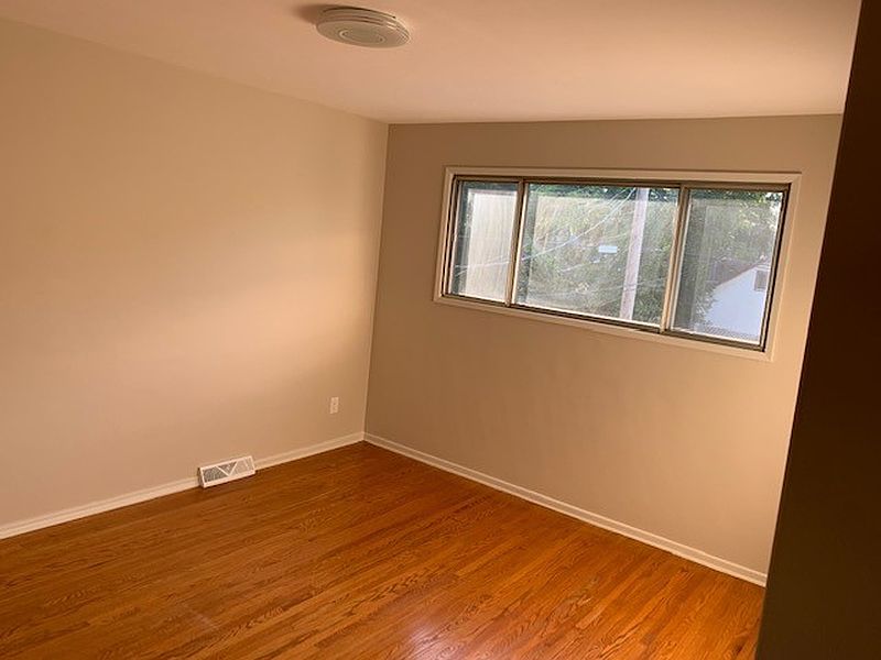 Winnipeg Apartment for rent - 3 Bedrooms — photo 5