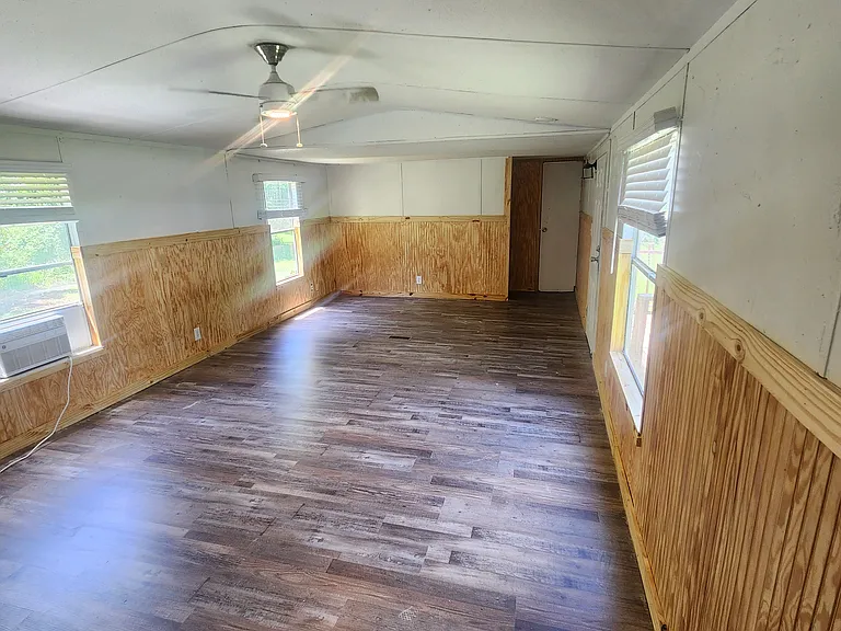247 Hedge St — Photo 10