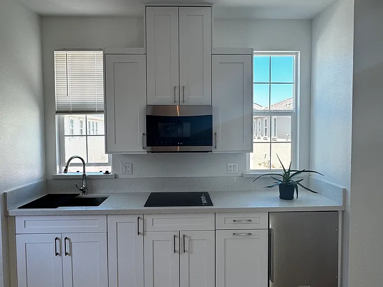 2650 Amora Cir #2650 — Photo 9