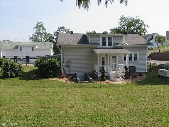 3rd image of 58 College St