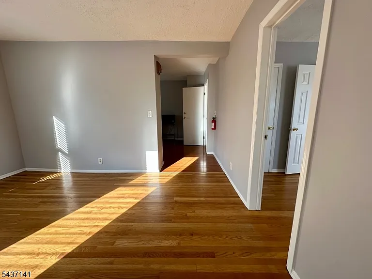 408 S Elmer St — Photo 7