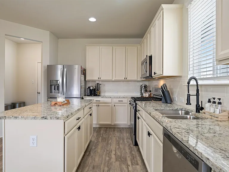 328 Thornless Cir — Photo 14