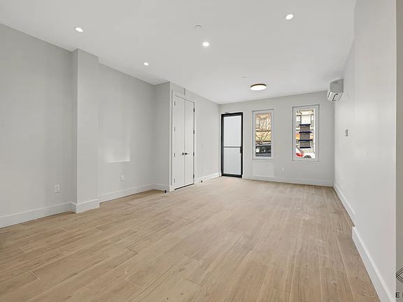 3rd image of 1116 Rogers Ave #B2