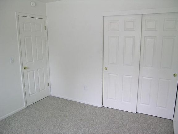 4th image of 2251 Venice Dr