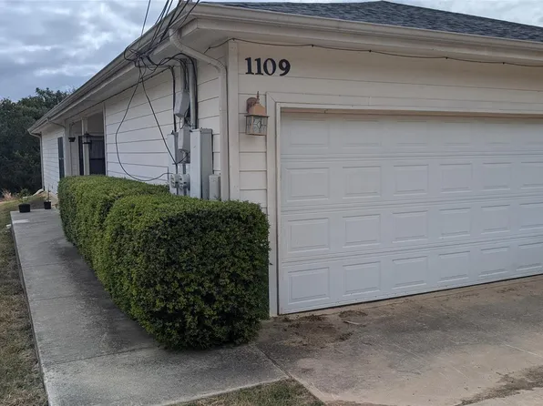1109 Advance St, San Marcos, TX 78666