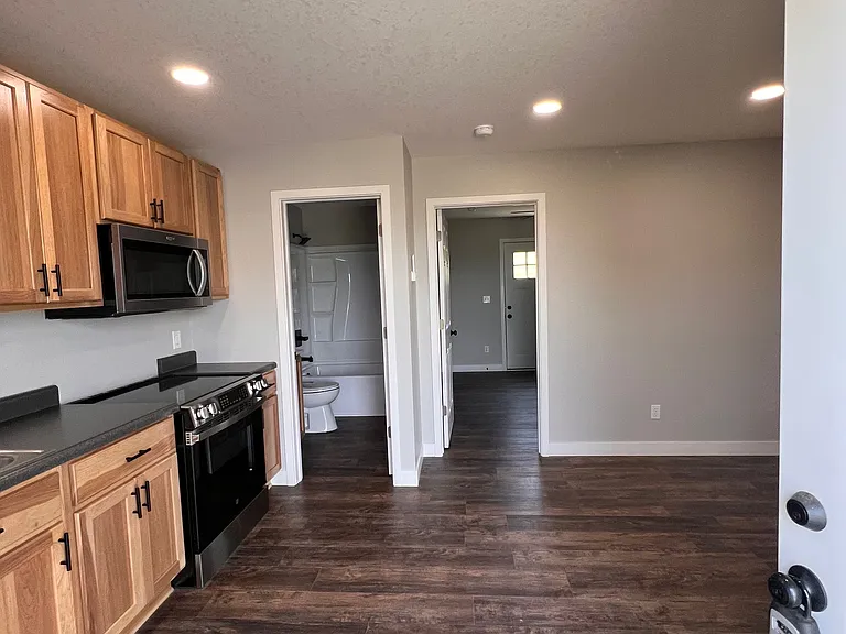 109 N Monroe St #B — Photo 21