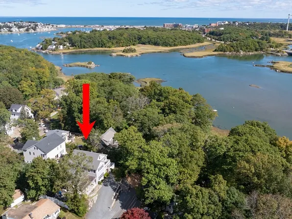 44 Gilford Rd, Hingham, MA 02043