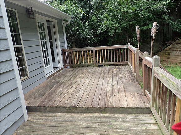 3rd image of 4028 Mount Vernon Dr