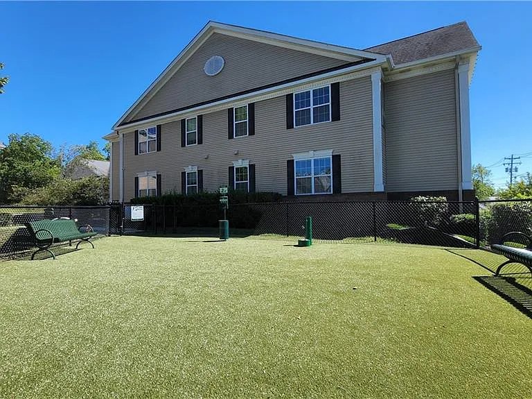 300 Canter Ct — Photo 15