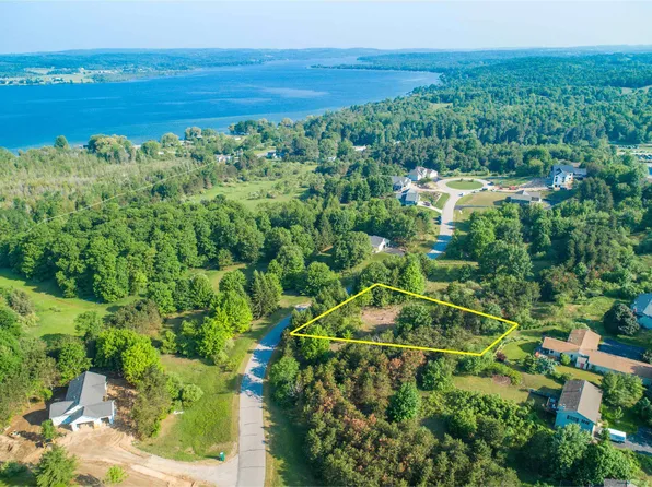 7857 S Bingham Ridge Dr, Traverse City, MI 49684