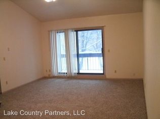 1081 Regent Rd UNIT 830, Oconomowoc, WI 53066