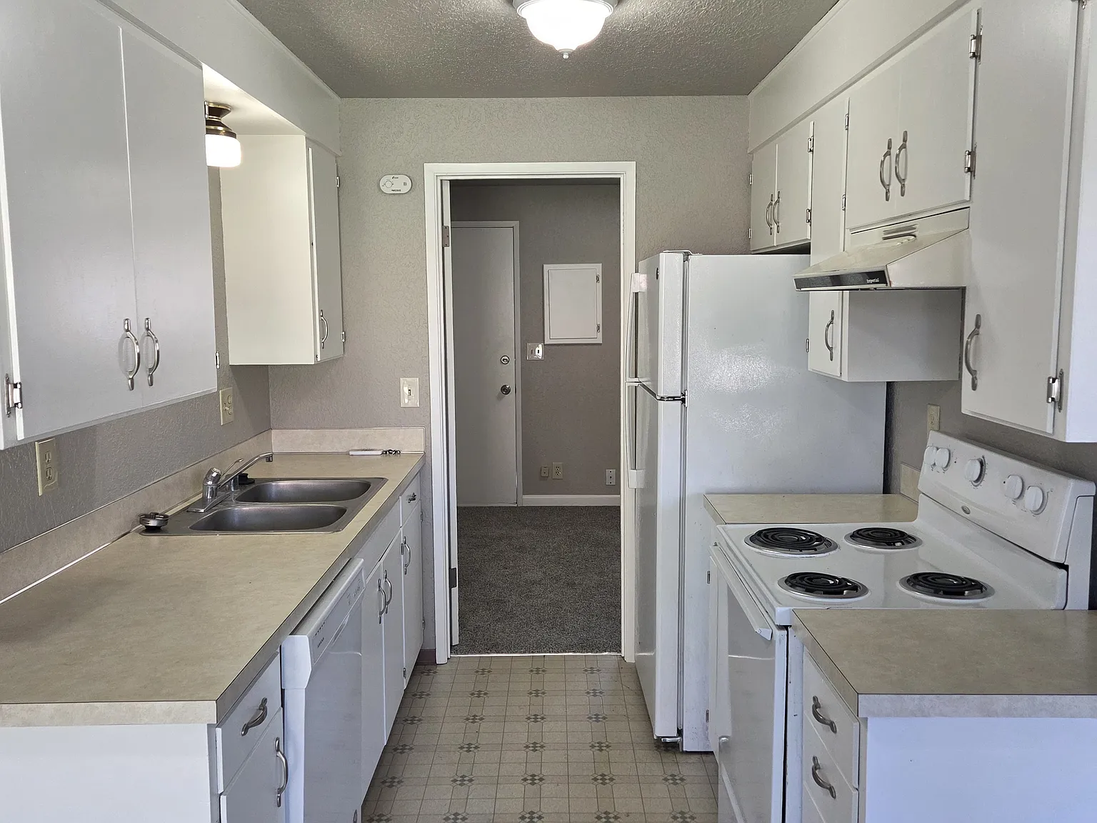 1 bed, $1,075 — Photo 2