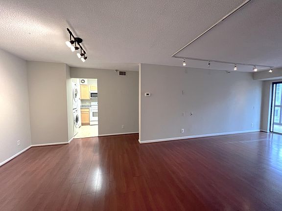2nd image of 900 N Stafford St APT 1503