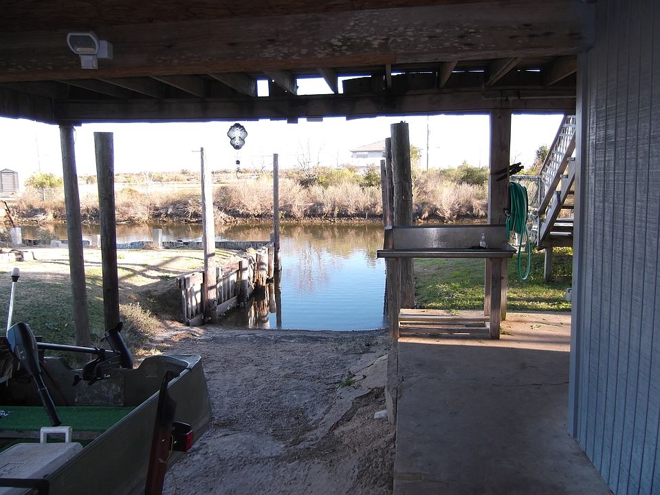 2nd image of 6923 W Holiday St