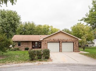 720 Glenn Dr, Mascoutah, IL