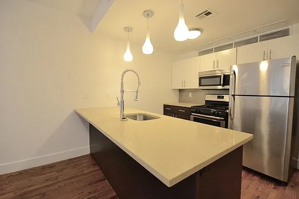 Rented by Bold New York | media 3