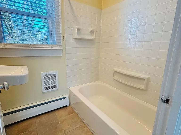 605 Republic Rd — Photo 9